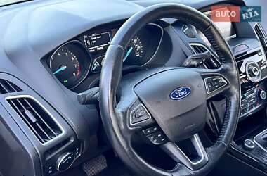 Седан Ford Focus 2015 в 