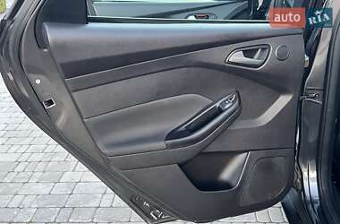 Седан Ford Focus 2015 в 
