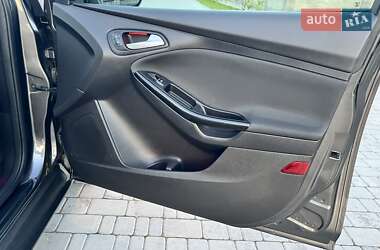 Седан Ford Focus 2015 в 