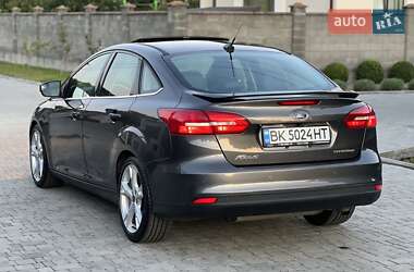 Седан Ford Focus 2015 в 