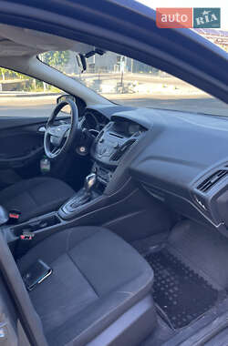 Седан Ford Focus 2015 в 