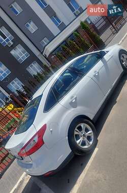 Седан Ford Focus 2013 в 