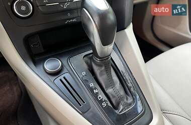 Седан Ford Focus 2016 в 