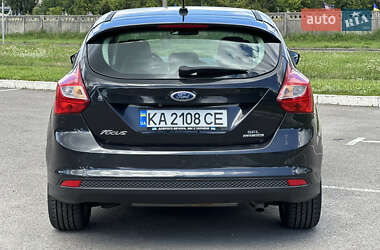 Хэтчбек Ford Focus 2012 в 