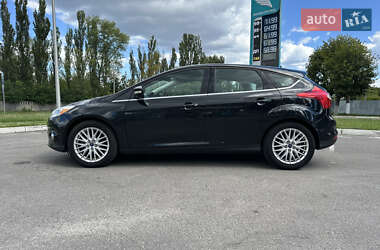 Хэтчбек Ford Focus 2012 в 