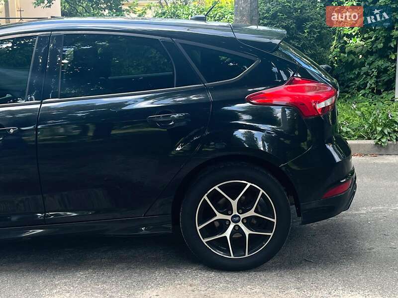 Хэтчбек Ford Focus 2015 в Киеве