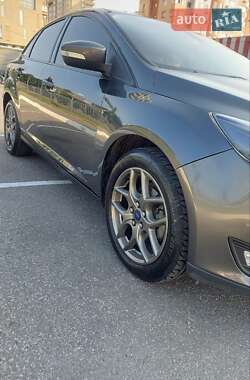 Седан Ford Focus 2016 в 