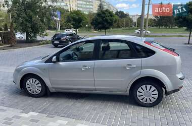 Хэтчбек Ford Focus 2006 в 