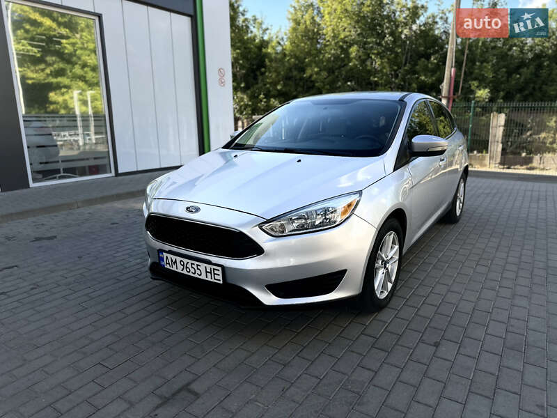 Хэтчбек Ford Focus 2015 в 