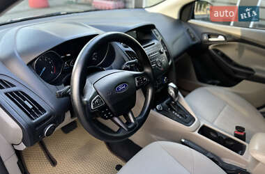 Хэтчбек Ford Focus 2015 в 