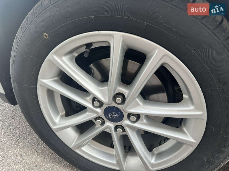 Хэтчбек Ford Focus 2015 в Житомире