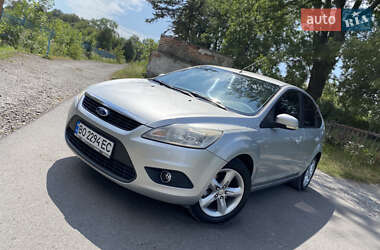 Хэтчбек Ford Focus 2010 в 