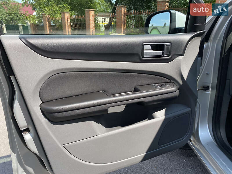 Хэтчбек Ford Focus 2010 в Тернополе