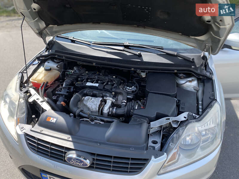 Хетчбек Ford Focus 2010 в Тернополі