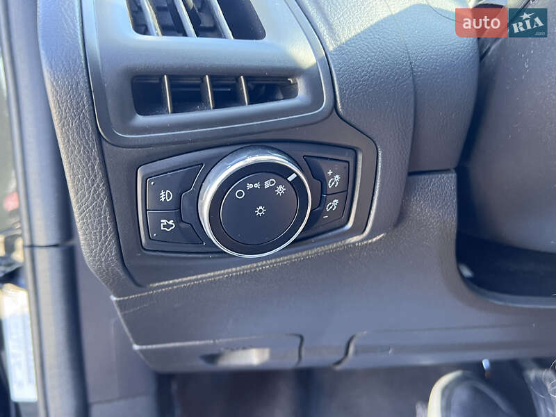 Хэтчбек Ford Focus 2014 в Нововолынске