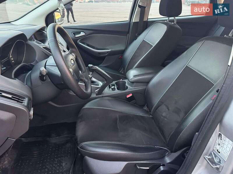 Хэтчбек Ford Focus 2011 в Ужгороде