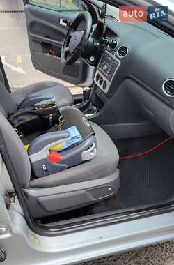 Хэтчбек Ford Focus 2005 в 