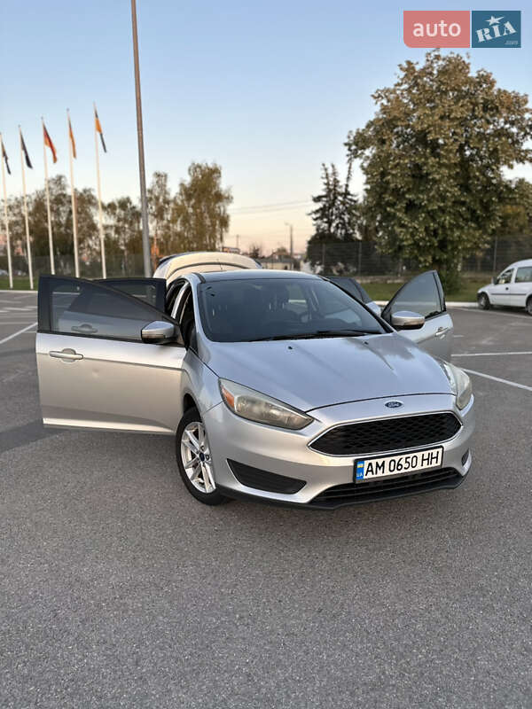 Седан Ford Focus 2016 в 