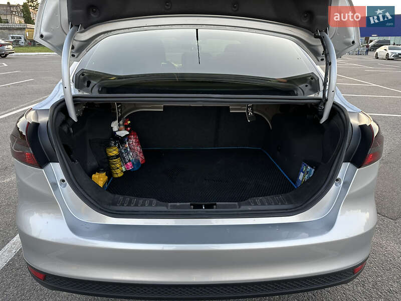 Седан Ford Focus 2016 в Житомире фото 21 Седан Ford Focus 2016 в Житомире