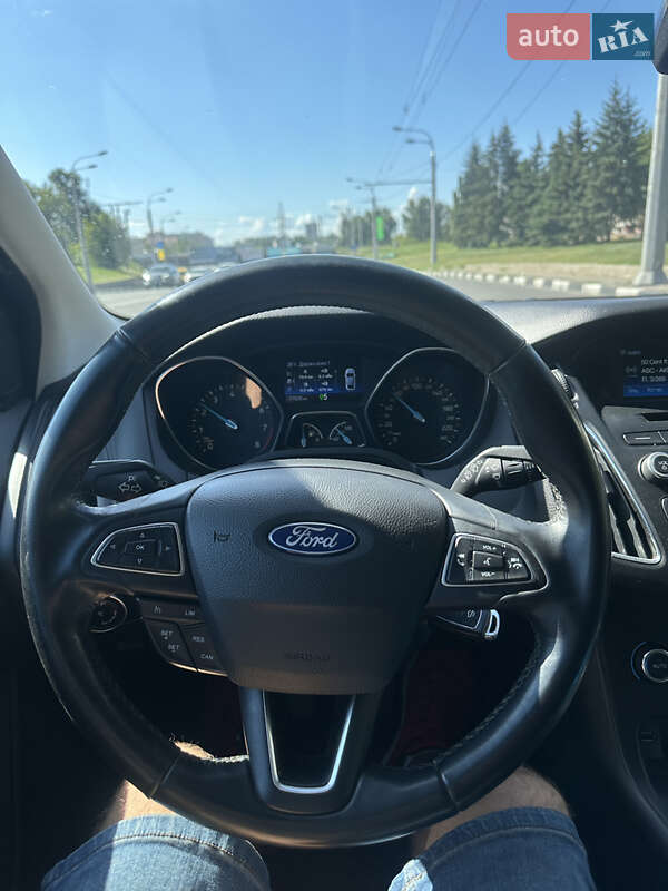 Хэтчбек Ford Focus 2015 в Харькове