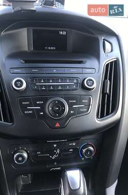 Седан Ford Focus 2015 в 