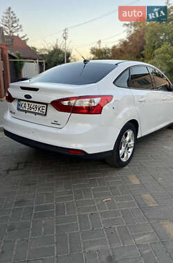 Седан Ford Focus 2013 в 