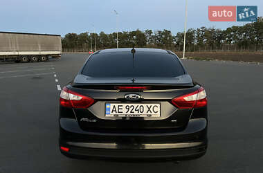 Седан Ford Focus 2013 в 