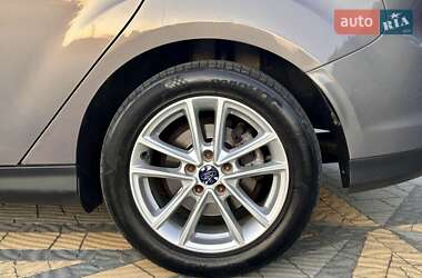 Хэтчбек Ford Focus 2012 в 