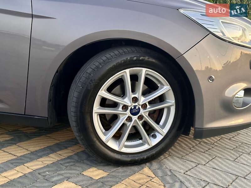 Хэтчбек Ford Focus 2012 в Стрые