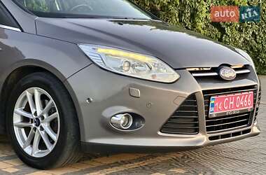 Хэтчбек Ford Focus 2012 в 