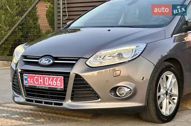 Хэтчбек Ford Focus 2012 в 