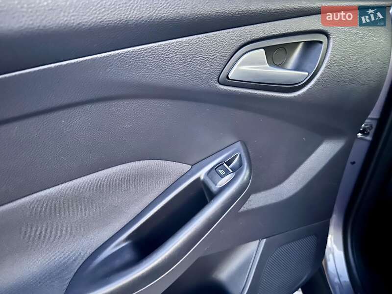 Хэтчбек Ford Focus 2012 в Стрые