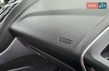 Хэтчбек Ford Focus 2012 в 