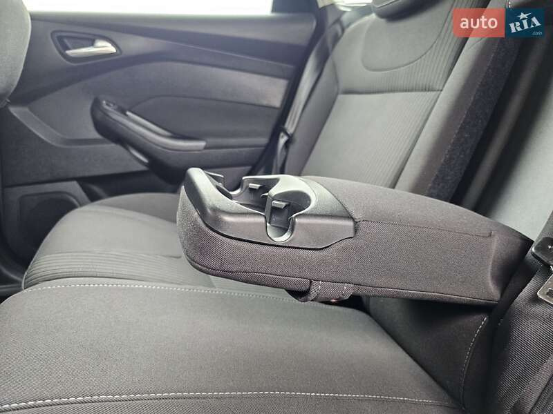 Хэтчбек Ford Focus 2012 в Стрые