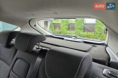 Хэтчбек Ford Focus 2012 в 