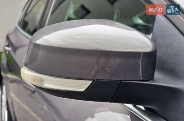 Хэтчбек Ford Focus 2012 в 