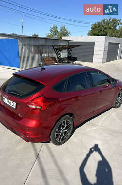 Хэтчбек Ford Focus 2015 в 