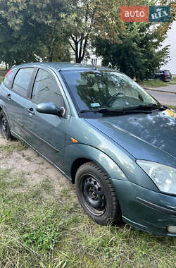 Хэтчбек Ford Focus 2002 в 