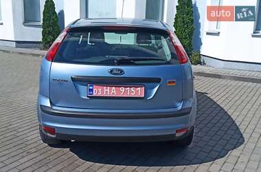 Хэтчбек Ford Focus 2006 в 