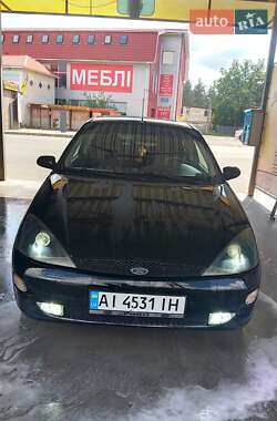 Хэтчбек Ford Focus 2000 в 
