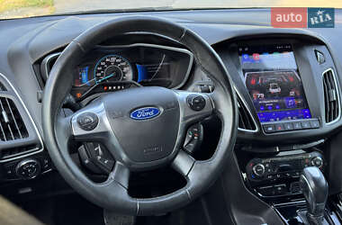 Хэтчбек Ford Focus 2013 в 