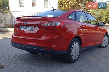Седан Ford Focus 2011 в 