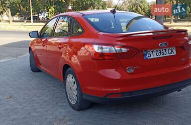 Седан Ford Focus 2011 в 