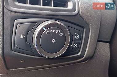 Седан Ford Focus 2011 в 