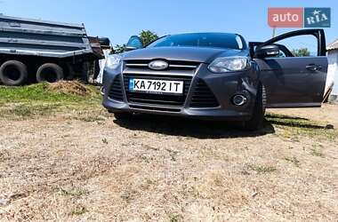 Хэтчбек Ford Focus 2013 в 