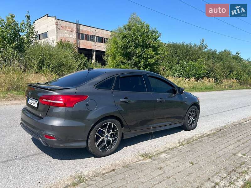 Седан Ford Focus 2015 в Стрые