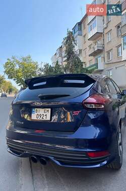 Хэтчбек Ford Focus 2016 в 