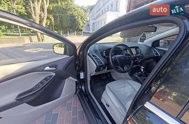 Хэтчбек Ford Focus 2014 в 