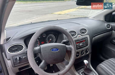 Хэтчбек Ford Focus 2011 в 