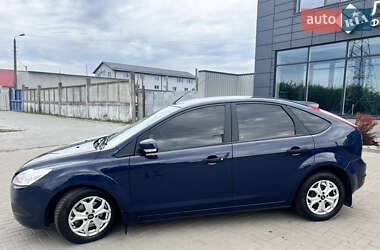 Хэтчбек Ford Focus 2011 в 